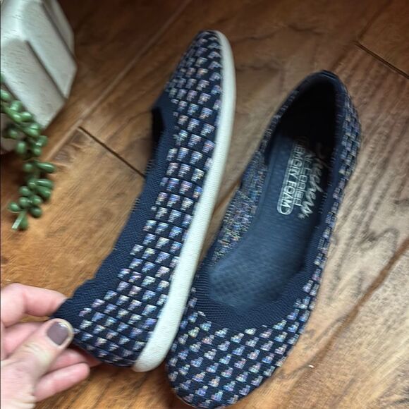 Sketchers Navy and White Patterned Women's Flats - Picture 4 of 13